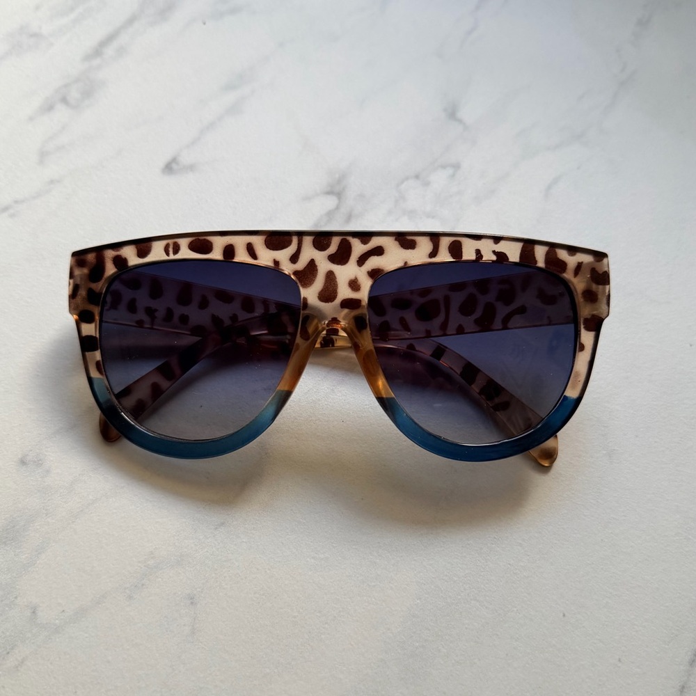 NEW Leopard Print with Blue Gradient Women’s Sunglasses - Picture 3 of 6